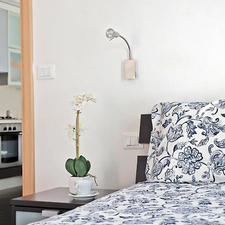 Casa Vacanze Aurora Centro Rimini Buitenkant foto