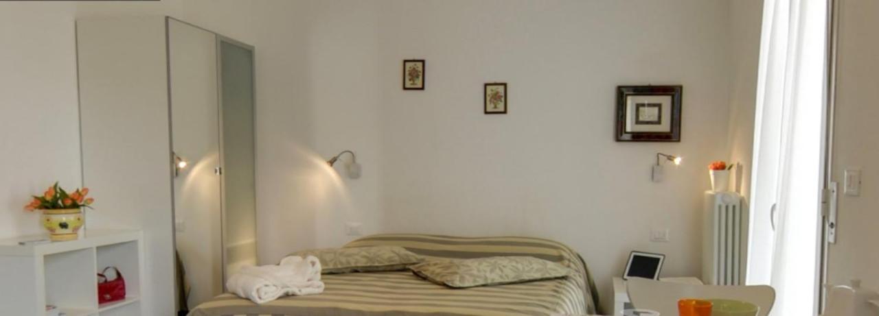 Casa Vacanze Aurora Centro Rimini Buitenkant foto
