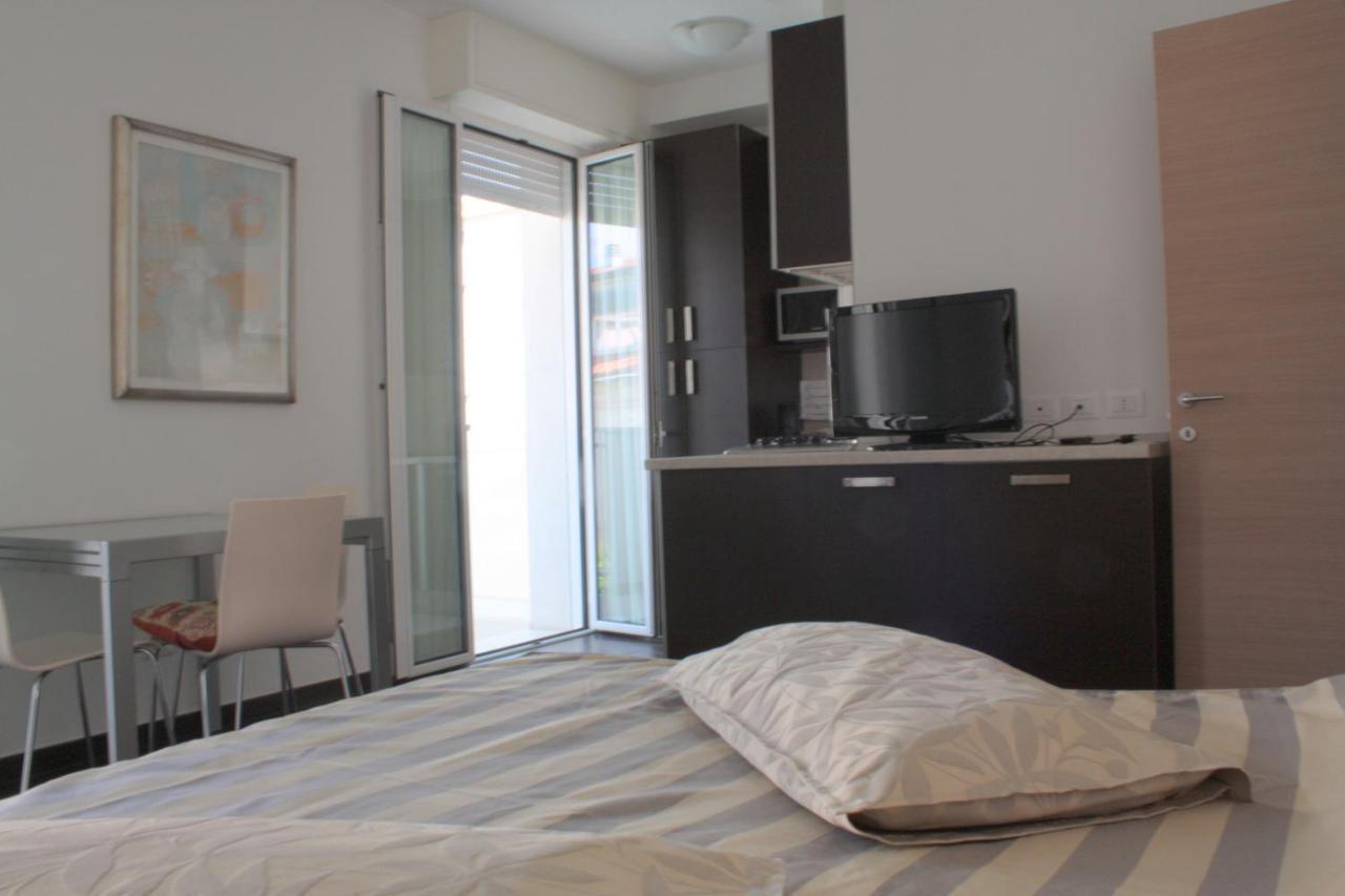 Casa Vacanze Aurora Centro Rimini Buitenkant foto