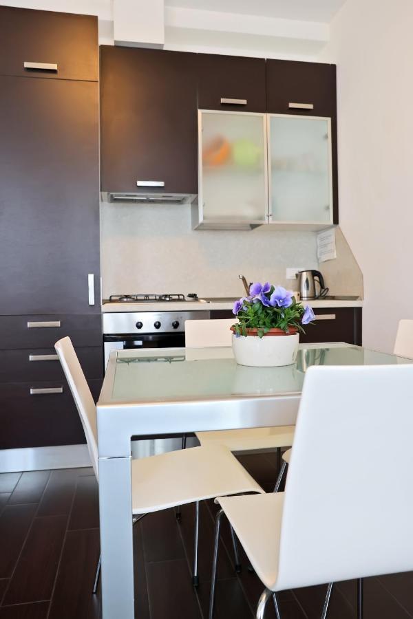 Casa Vacanze Aurora Centro Rimini Buitenkant foto