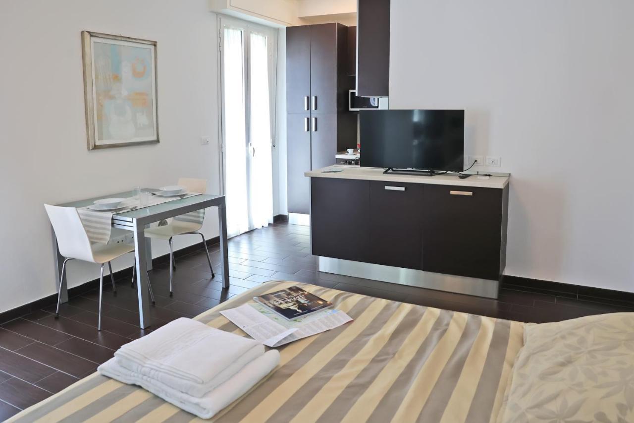 Casa Vacanze Aurora Centro Rimini Buitenkant foto