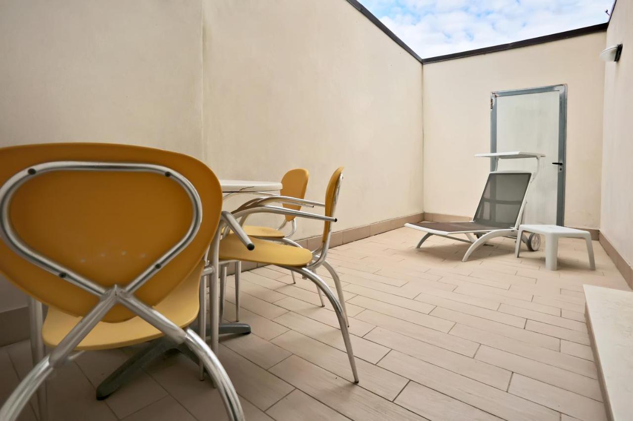 Casa Vacanze Aurora Centro Rimini Buitenkant foto
