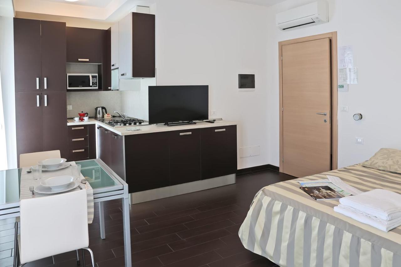 Casa Vacanze Aurora Centro Rimini Buitenkant foto