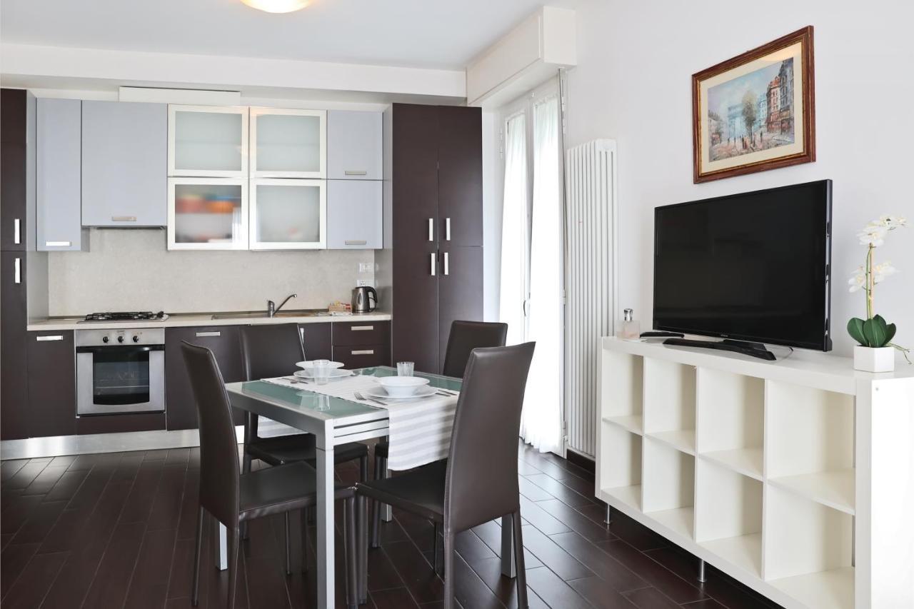 Casa Vacanze Aurora Centro Rimini Buitenkant foto