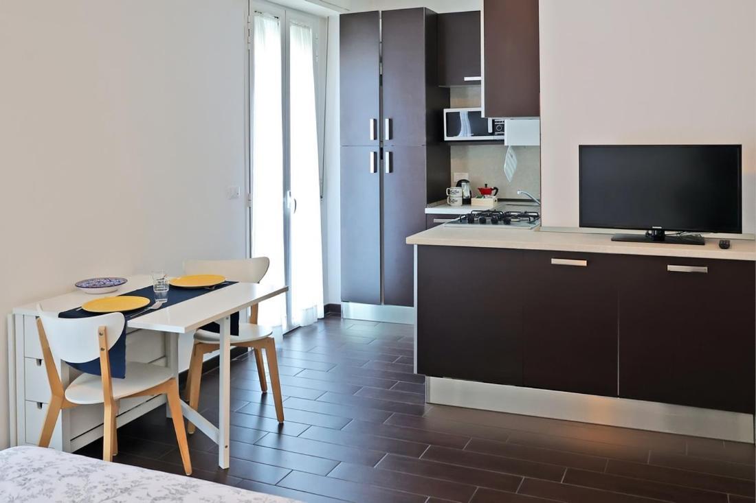 Casa Vacanze Aurora Centro Rimini Buitenkant foto