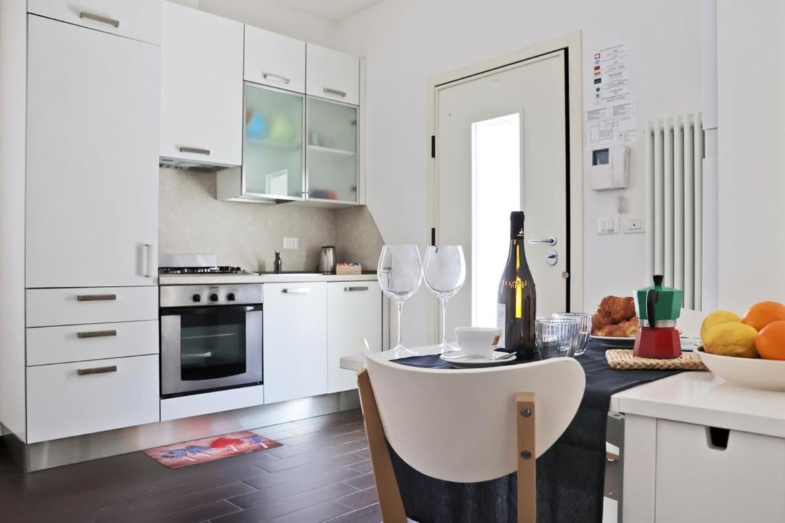 Casa Vacanze Aurora Centro Rimini Buitenkant foto