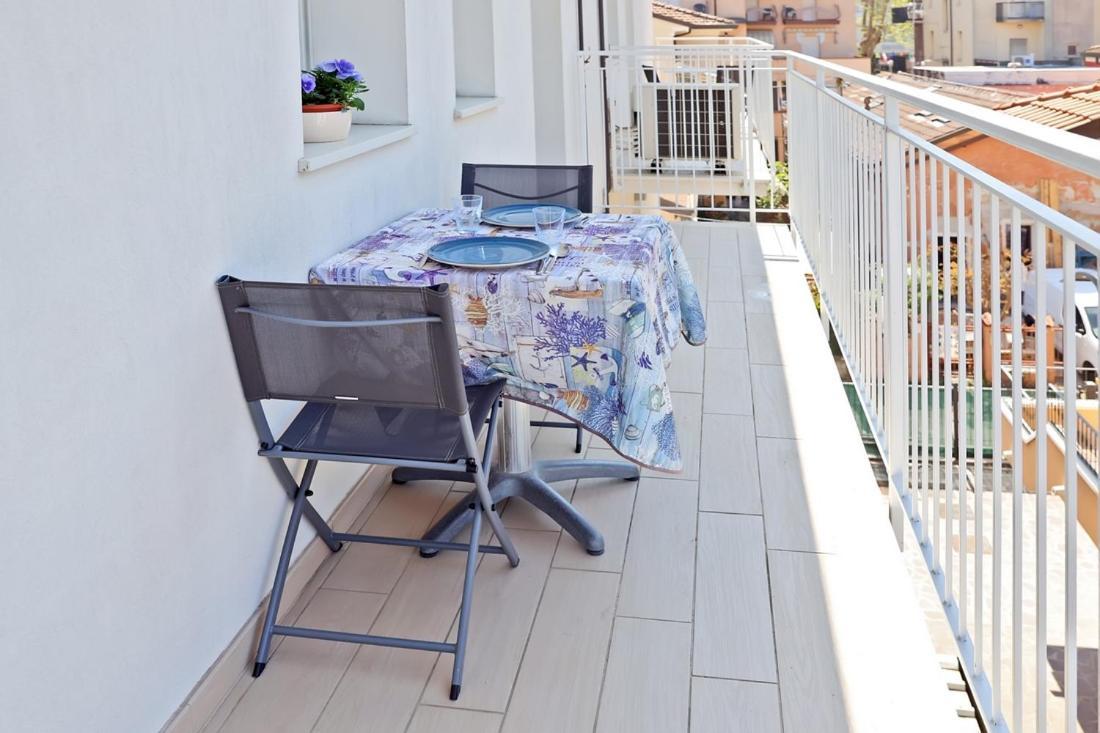Casa Vacanze Aurora Centro Rimini Buitenkant foto
